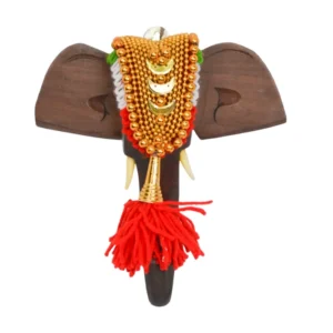 Hanging-elephant-head-with-nettipattam